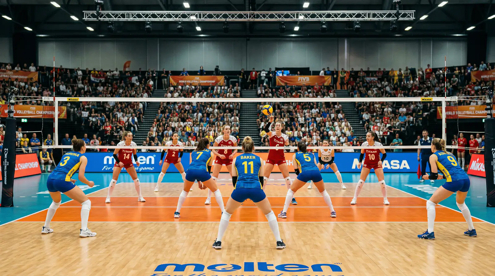 Zwei Volleyball-Teams stehen sich am Netz in einer vollen Sporthalle gegenüber